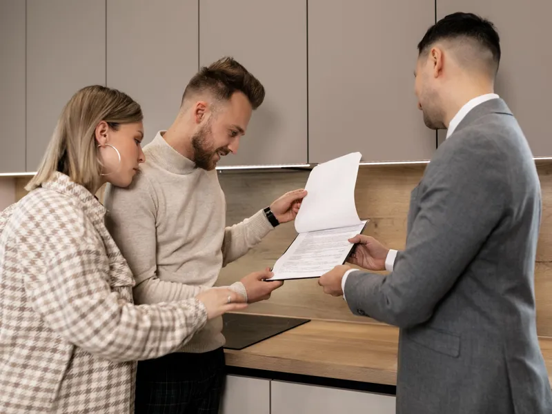 HT-Immobilien in gesprek met klanten over vastgoed
